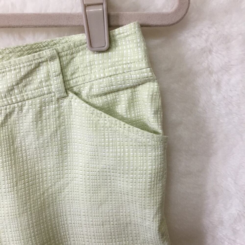 Ann Taylor Green Pattern Crop Pants - Picture 4 of 9